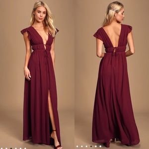 🎄NWOT Lulu’s BURGUNDY gown size small❤️
